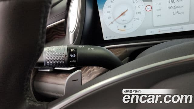 Genesis G90 2022 — Photo 17/40