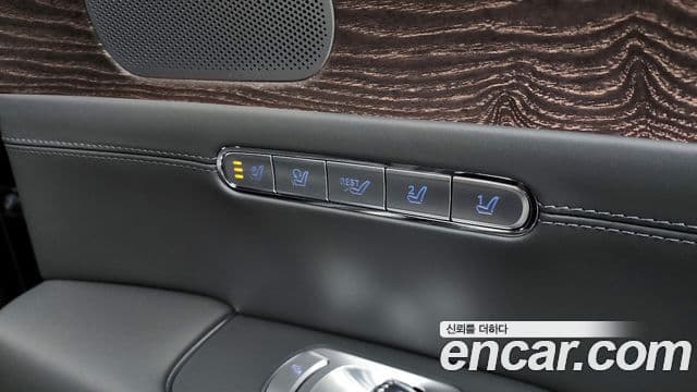 Genesis G90 2022 — Photo 24/40