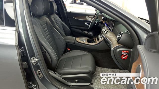 Mercedes-Benz E-Class 2021 — Şəkil 11/20