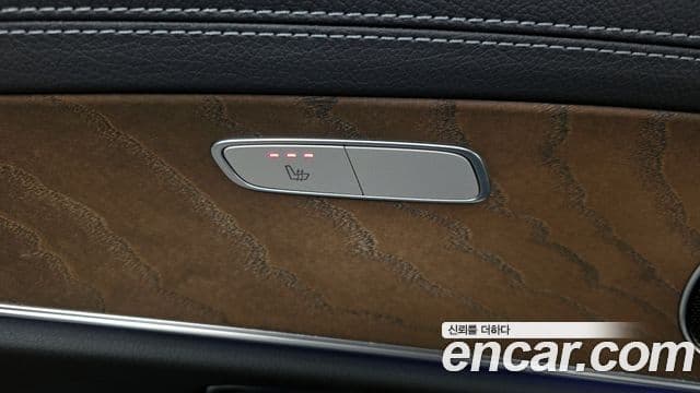 Mercedes-Benz E-Class 2021 — Şəkil 19/20