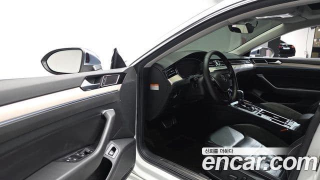Volkswagen Arteon 2018 — Şəkil 10/20