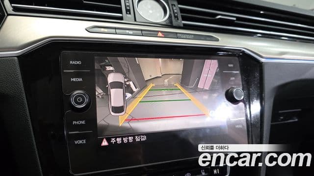 Volkswagen Arteon 2018 — Şəkil 14/20