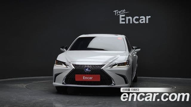 Lexus ES300h 2021 — ფოტო 3/20