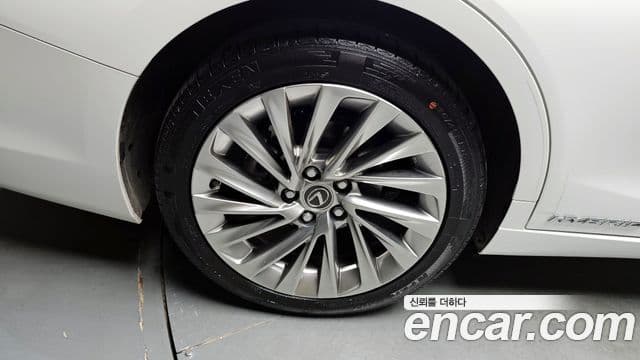Lexus ES300h 2021 — ფოტო 5/20