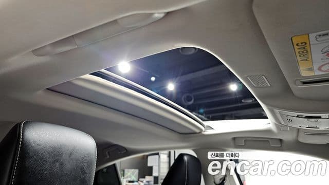 Lexus ES300h 2021 — ფოტო 18/20