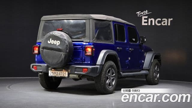 Jeep Wrangler 2018 — ფოტო 5/20