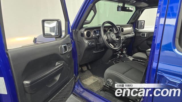 Jeep Wrangler 2018 — ფოტო 9/20