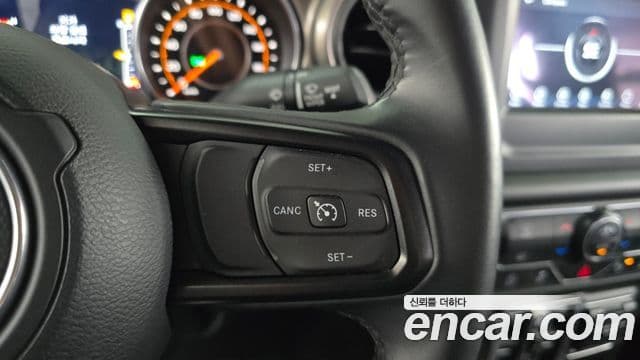 Jeep Wrangler 2018 — ფოტო 4/20