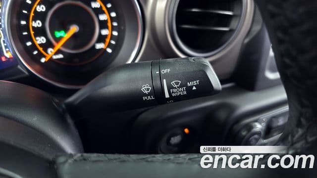 Jeep Wrangler 2018 — ფოტო 15/20