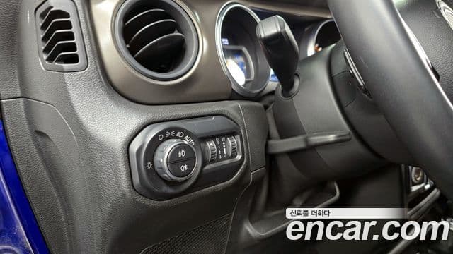 Jeep Wrangler 2018 — ფოტო 20/20