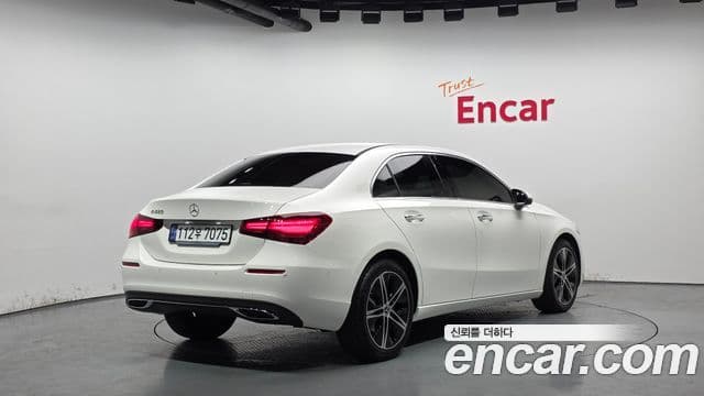 Mercedes-Benz A-Class 2024 — ფოტო 2/20