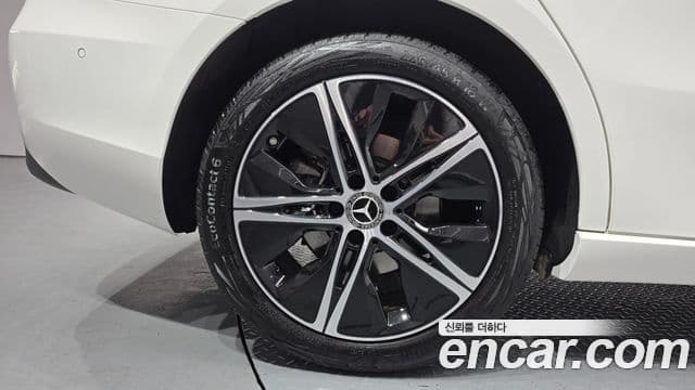Mercedes-Benz A-Class 2024 — ფოტო 5/20