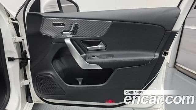 Mercedes-Benz A-Class 2024 — Photo 3/30