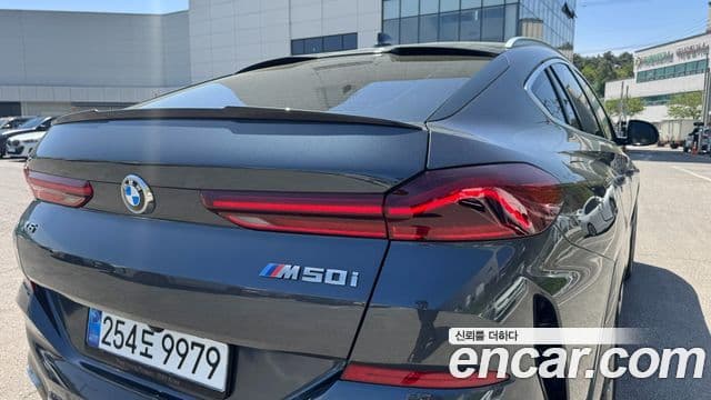 BMW X6 2022 — Photo 6/20
