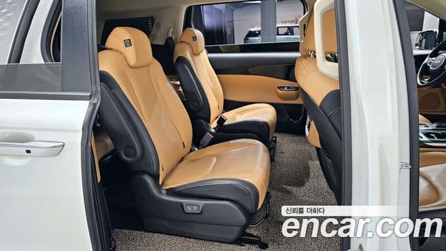 Kia Carnival 2021 — ფოტო 11/20