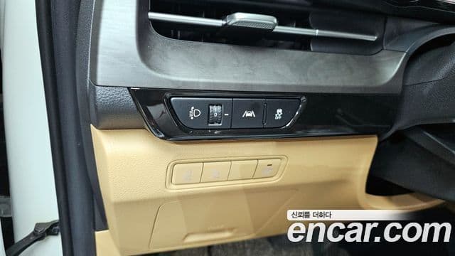 Kia Carnival 2021 — ფოტო 16/20