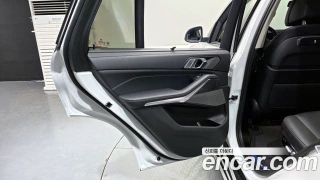 BMW X5 2025 — Photo 8/36
