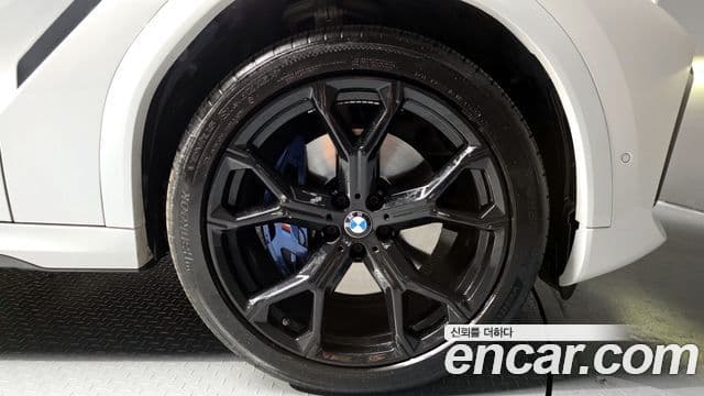 BMW X6 2022 — Photo 26/34