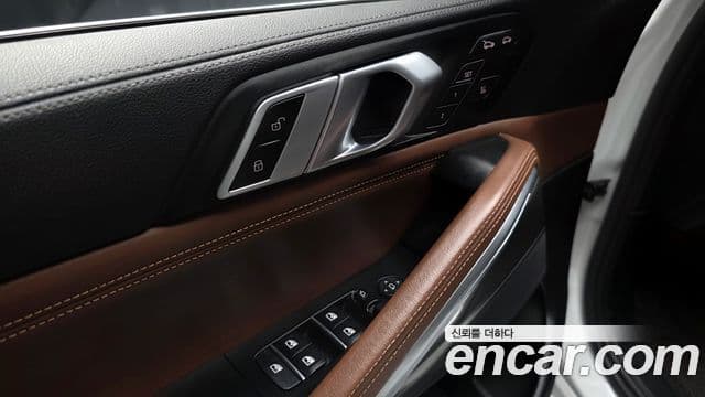 BMW X6 2022 — Photo 31/34