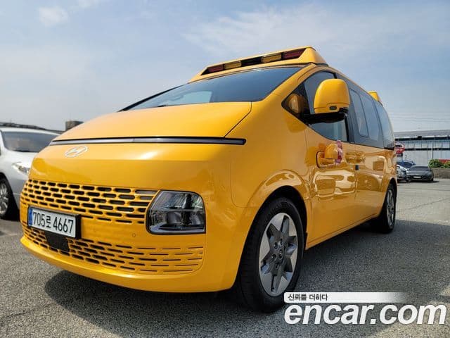 Hyundai Staria 2025 — ფოტო 2/20