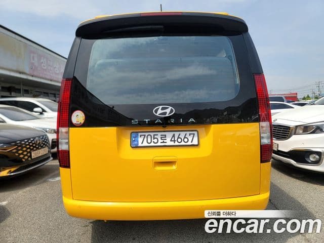 Hyundai Staria 2025 — ფოტო 5/20