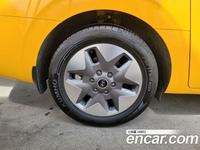 Hyundai Staria 2025 — ფოტო 14/20