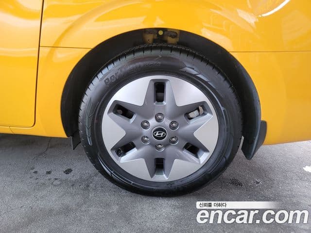 Hyundai Staria 2025 — ფოტო 16/20