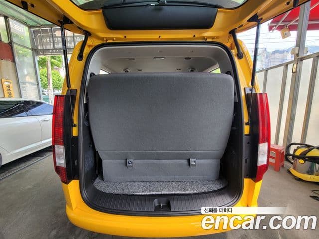 Hyundai Staria 2025 — ფოტო 18/20