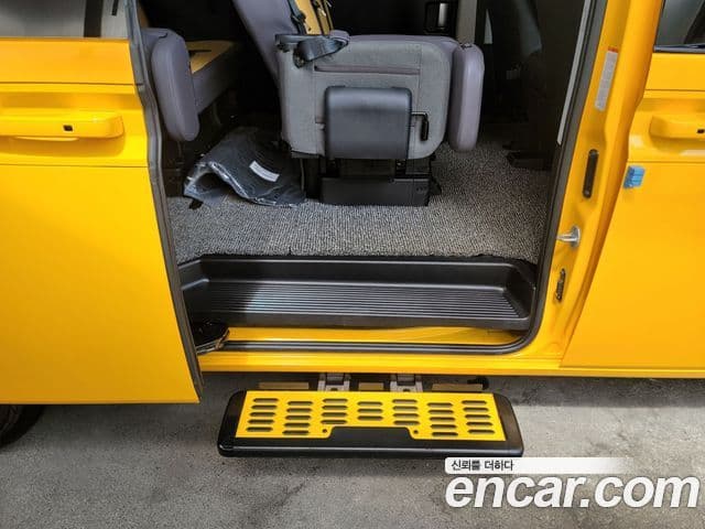 Hyundai Staria 2025 — ფოტო 19/20