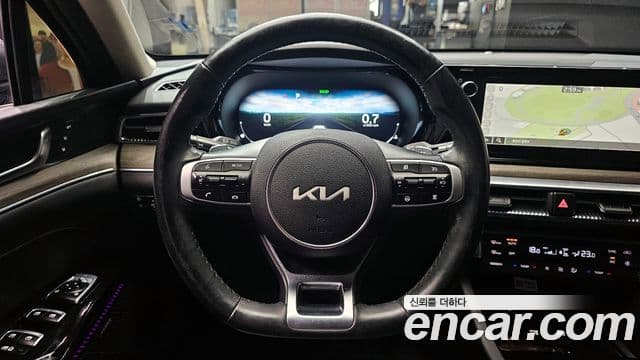 Kia K5 2023 — Şəkil 13/20