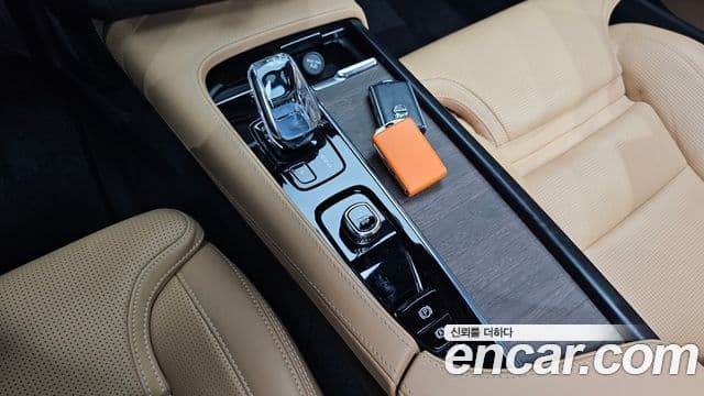 Volvo S90 2022 — ფოტო 8/20