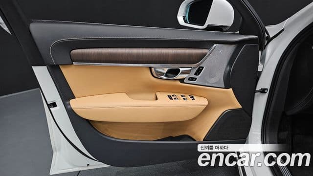 Volvo S90 2022 — Photo 22/40
