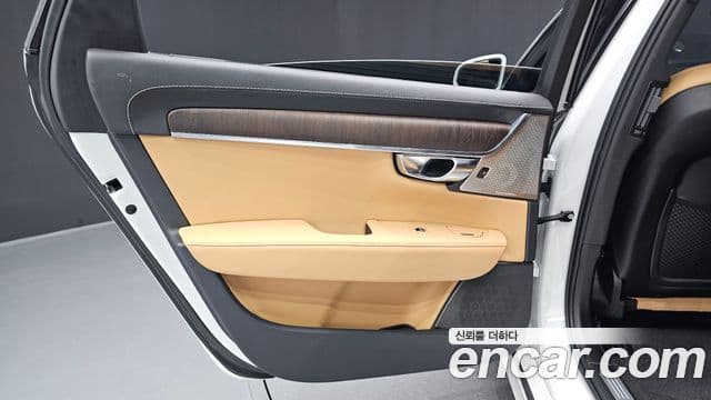 Volvo S90 2022 — Photo 25/40