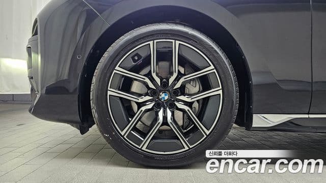 BMW 7 Series 2025 — Photo 7/33