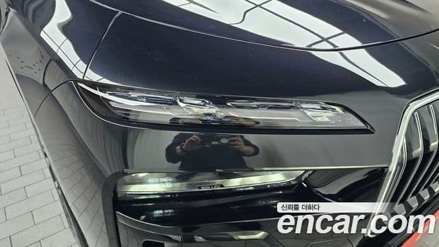 BMW 7 Series 2025 — Photo 8/33