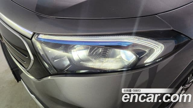 Mercedes-Benz EQB 2023 — ფოტო 14/20