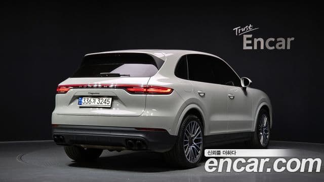 Porsche Cayenne 2022 — Photo 32/34