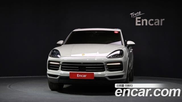 Porsche Cayenne 2022 — Photo 33/34