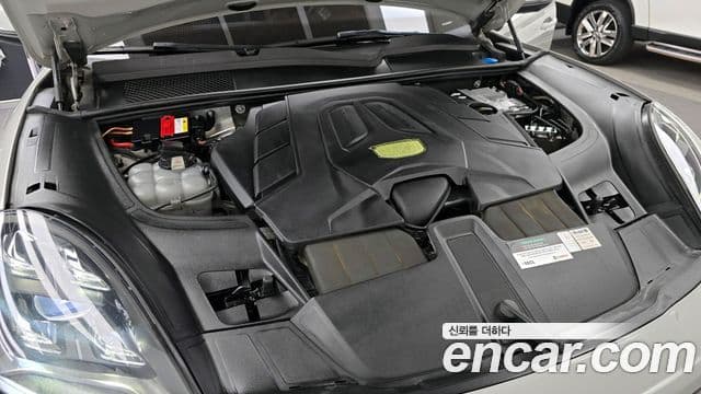 Porsche Cayenne 2022 — Photo 28/34