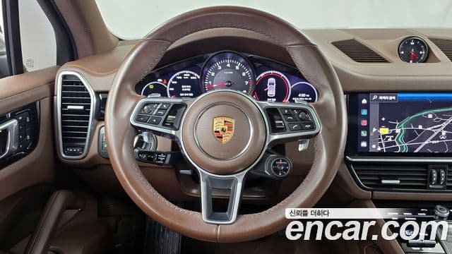 Porsche Cayenne 2022 — Photo 1/34