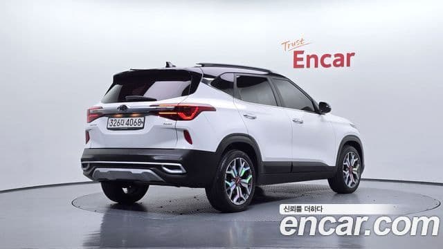 Kia Seltos 2020 — ფოტო 2/20