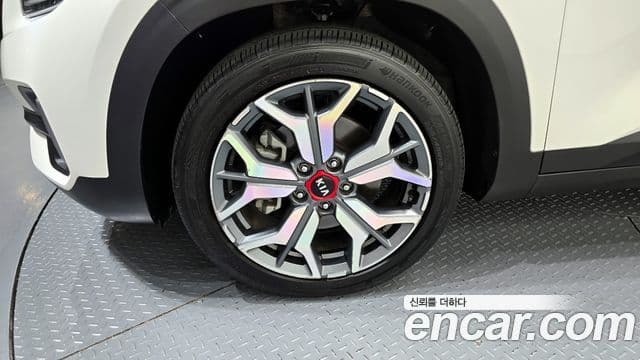 Kia Seltos 2020 — ფოტო 5/20
