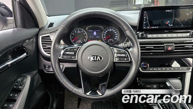 Kia Seltos 2020 — ფოტო 13/20