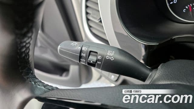 Kia Seltos 2020 — ფოტო 16/20