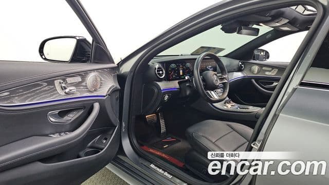 Mercedes-Benz E-Class 2023 — Şəkil 10/20