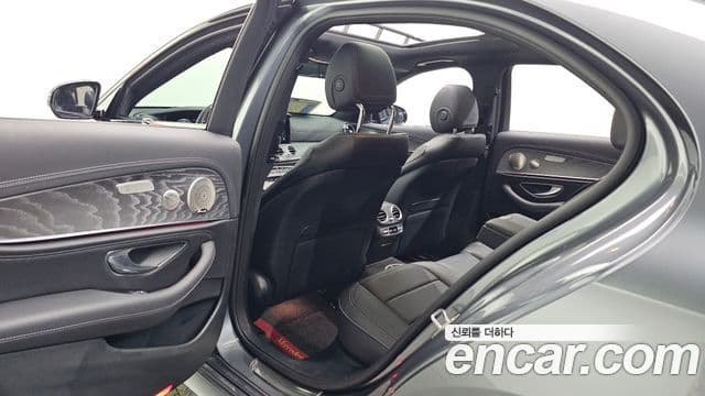 Mercedes-Benz E-Class 2023 — Şəkil 11/20