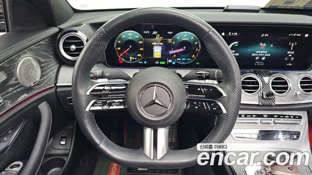Mercedes-Benz E-Class 2023 — Şəkil 14/20