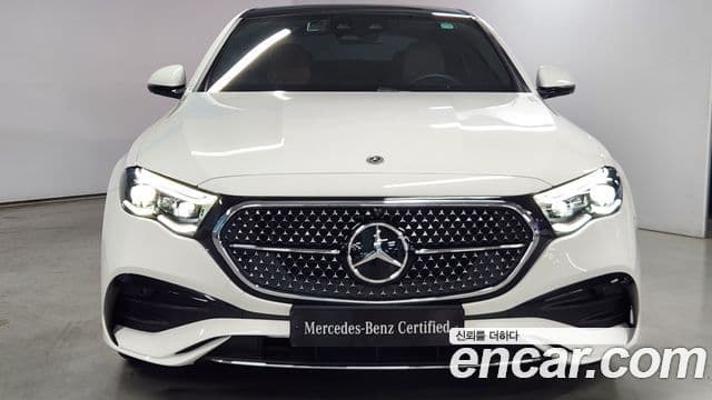 Mercedes-Benz E-Class 2025 — ფოტო 18/19
