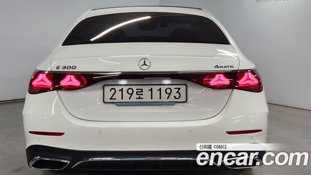 Mercedes-Benz E-Class 2025 — ფოტო 10/19
