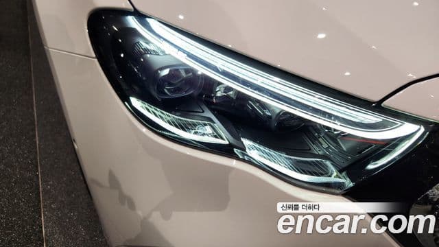 Mercedes-Benz E-Class 2025 — ფოტო 12/19